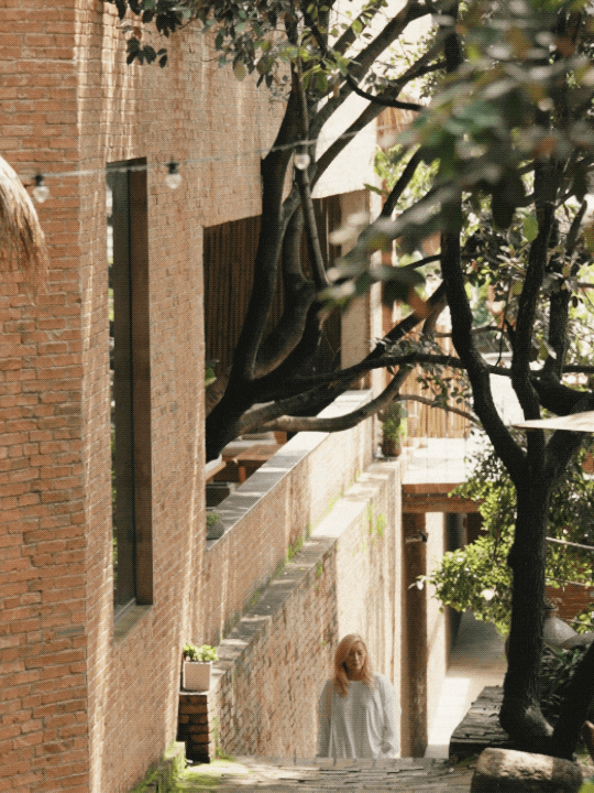 Dùng sạch tiền tiết kiệm để xây nhà: Lời khuyên cho cuộc sống ổn định hơn - Ảnh 4.