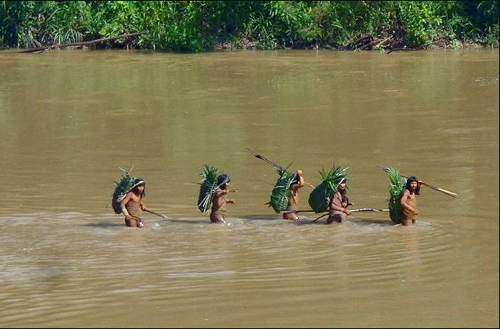 Lần đầu công bố ảnh của bộ lạc bí ẩn nhất thế giới, chuyên gia nói vẫn còn khoảng 200 cộng đồng tương tự - Ảnh 5.