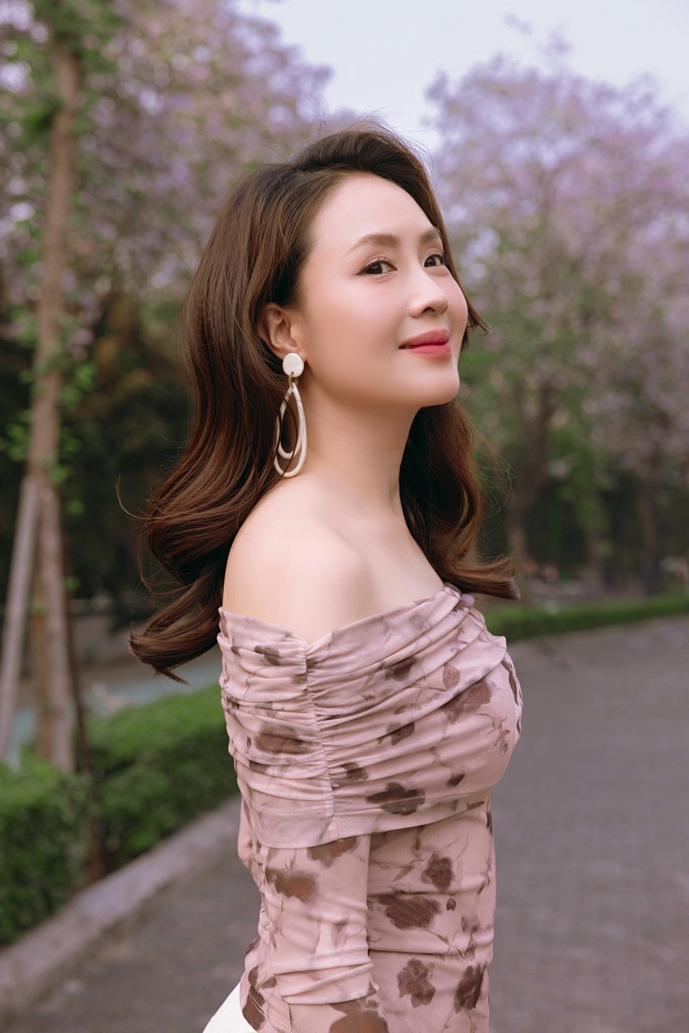 Mỹ nhân được cả showbiz nâng niu như báu vật, 42 tuổi vẫn là "bức họa" thời trang triệu người mê - Ảnh 3.
