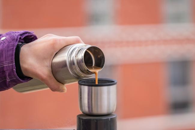 Nam tài xế taxi tử vong vì kiểu dùng bình giữ nhiệt rất nhiều người cho rằng VÔ HẠI, tiện lợi - Ảnh 2.