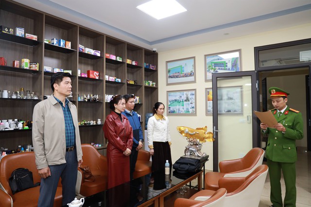 Khởi tố Tổng giám đốc Đoàn Trung Đức trong vụ sản xuất thực phẩm chức năng giả - Ảnh 7.