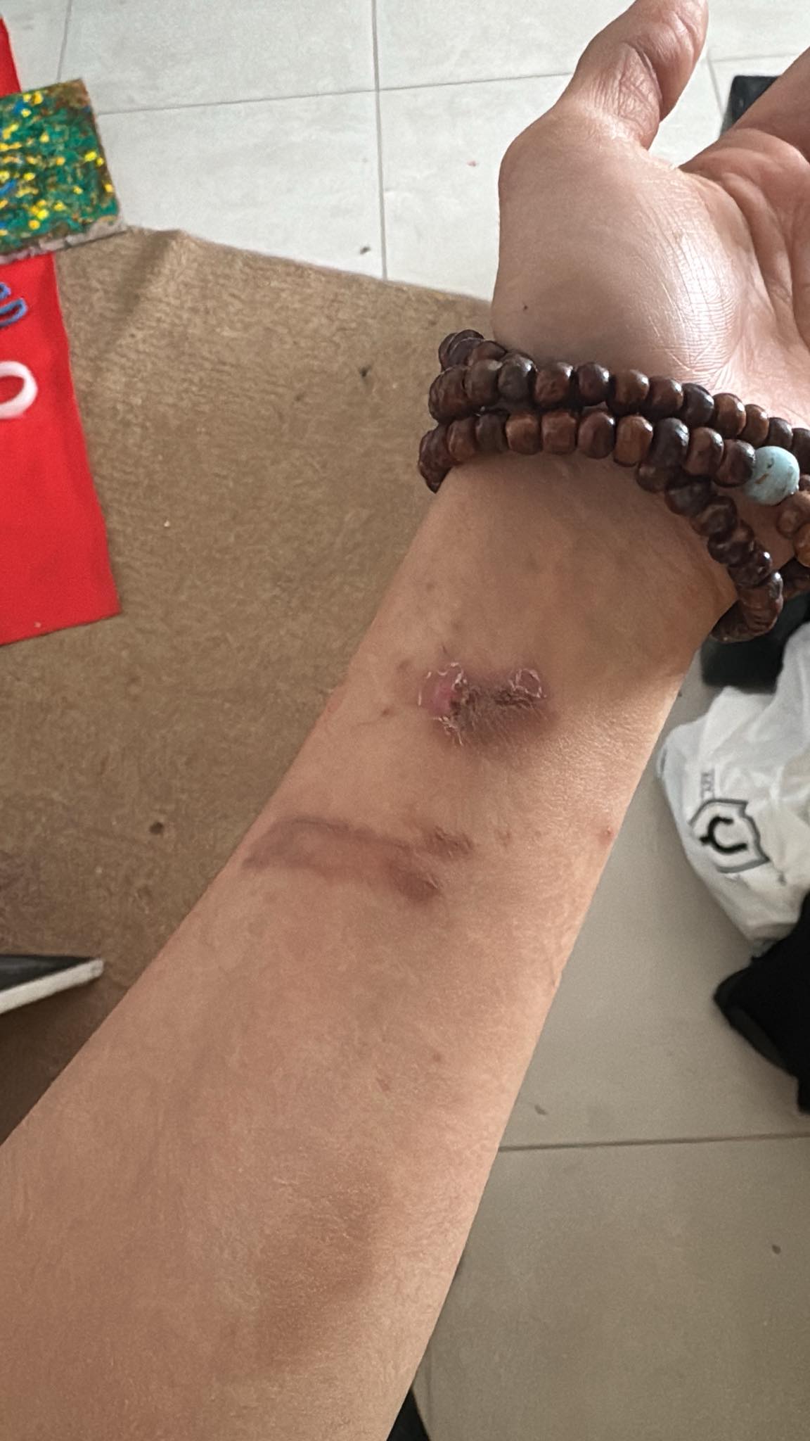 Diễn viên Việt gặp hỏa hoạn chung cư vì pin laptop cháy nổ , may mắn thoát nạn - Ảnh 2.