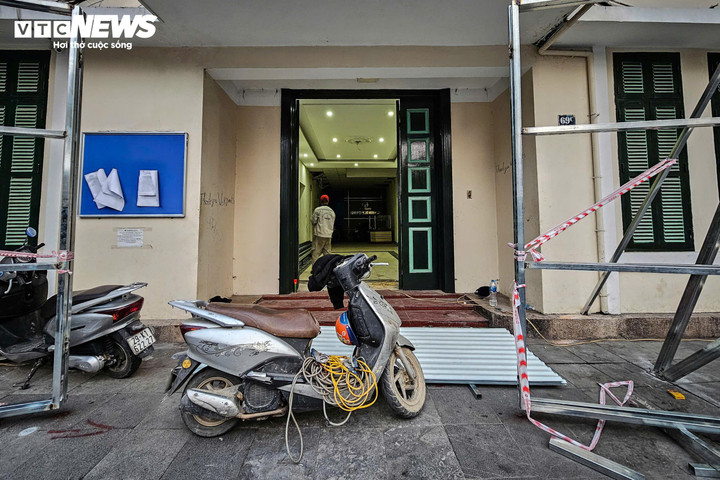 Hàng quán ven Hồ Gươm đóng cửa , nỗi lo bán hàng và tương lai mới - Ảnh 2.