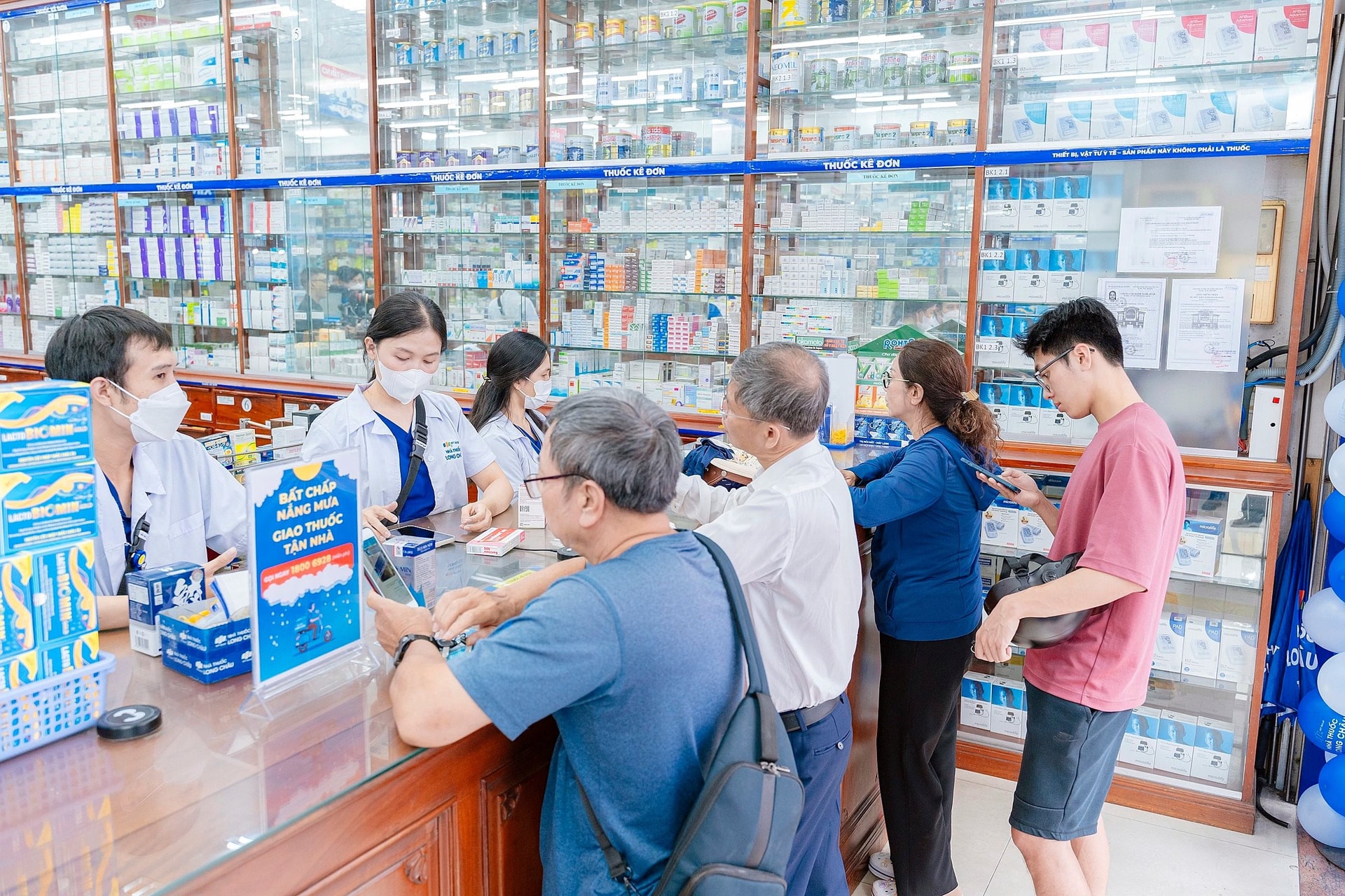 Long Châu mở rộng 400 - 500 cửa hàng , mục tiêu doanh thu 1 , 3 tỷ USD vào năm 2025 - Ảnh 1.