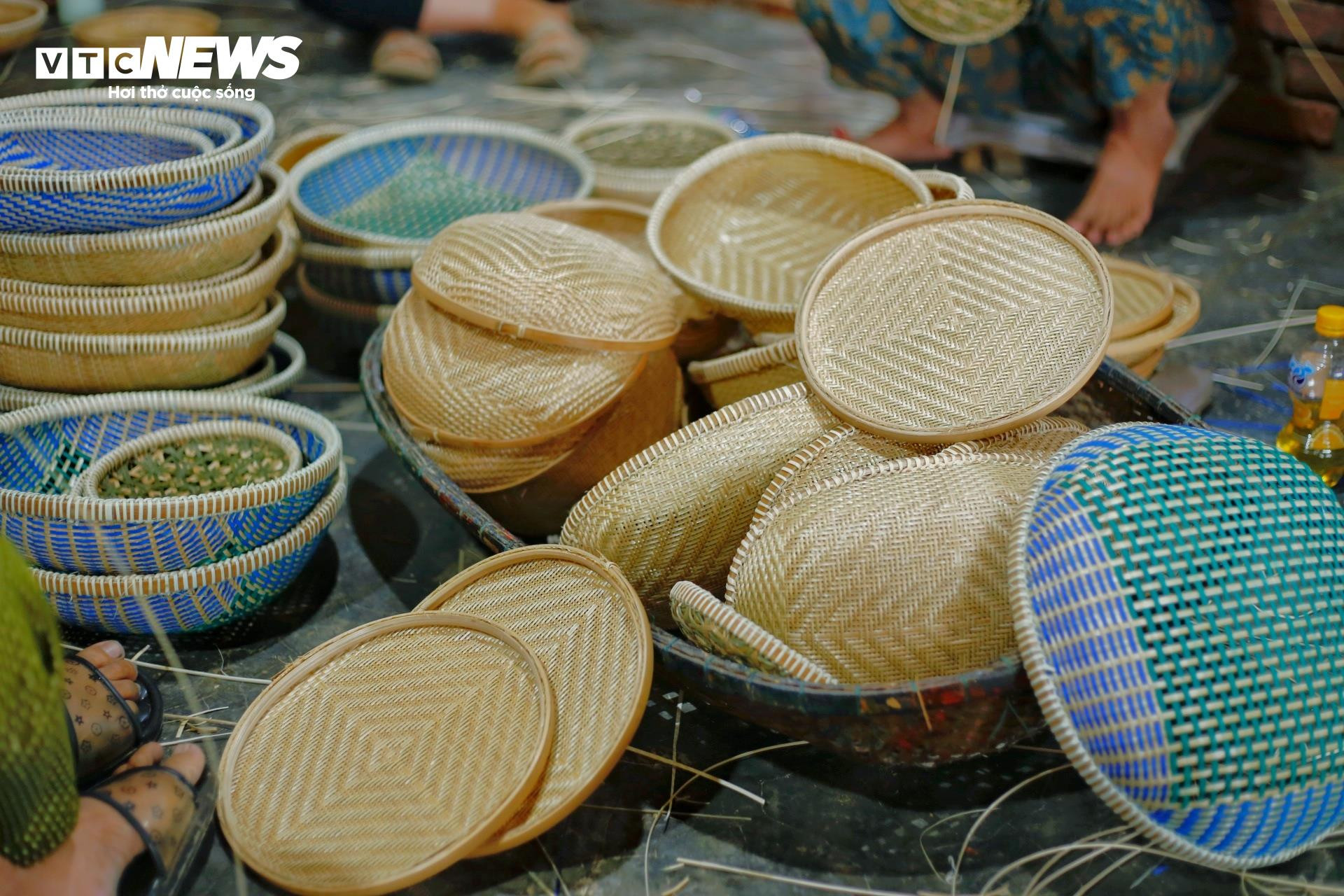 Nghệ nhân làng nghề Bao La ở Huế biến tre thành tiền và nghệ thuật sống động - Ảnh 8. Nghệ nhân làng nghề Bao La ở Huế biến tre thành tiền và nghệ thuật sống động - Ảnh 8.