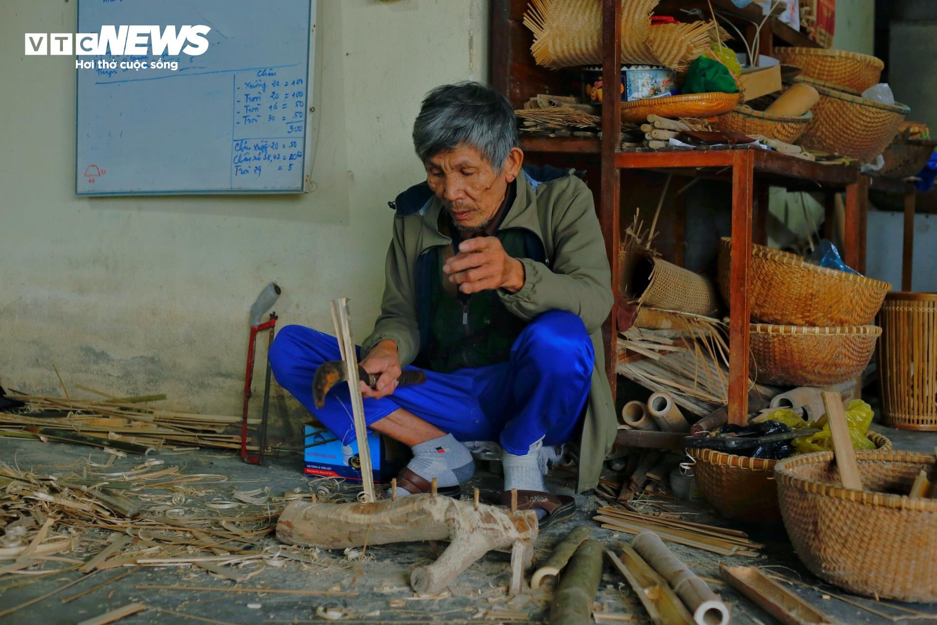Nghệ nhân làng nghề Bao La ở Huế biến tre thành tiền và nghệ thuật sống động - Ảnh 7. Nghệ nhân làng nghề Bao La ở Huế biến tre thành tiền và nghệ thuật sống động - Ảnh 7.