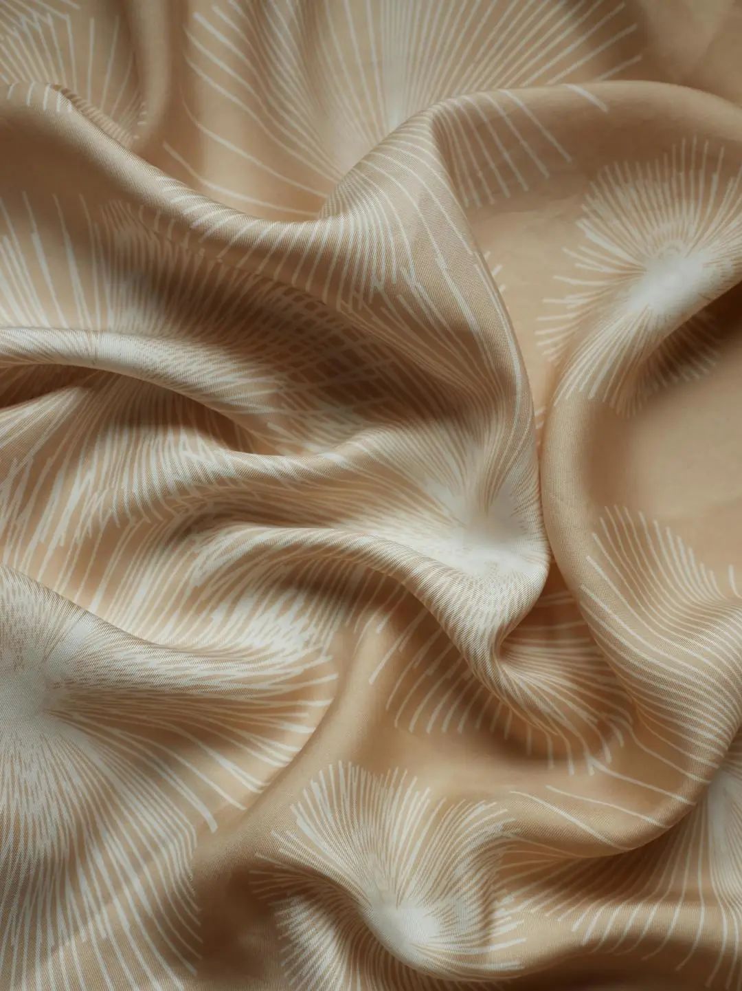 Thời trang thượng lưu: Bí quyết ăn mặc của người giàu và Nghệ thuật tiết chế phong cách - Ảnh 2. Thời trang thượng lưu: Bí quyết ăn mặc của người giàu và Nghệ thuật tiết chế phong cách - Ảnh 2.