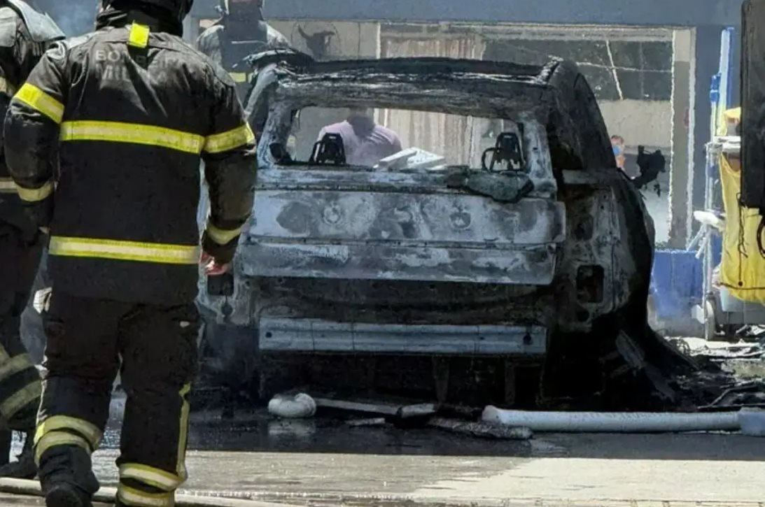 Xe điện Volvo EX30 triệu hồi khẩn cấp do lỗi pin Trung Quốc gây nguy hiểm cháy nổ - Ảnh 4.