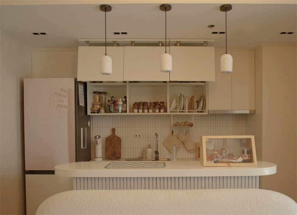 34 tuổi mua căn hộ 38m², bỏ toàn bộ vách ngăn: Sống một mình hóa ra thoải mái hơn tôi tưởng rất nhiều- Ảnh 12. 34 tuổi mua căn hộ 38m², bỏ toàn bộ vách ngăn: Sống một mình hóa ra thoải mái hơn tôi tưởng rất nhiều- Ảnh 12.