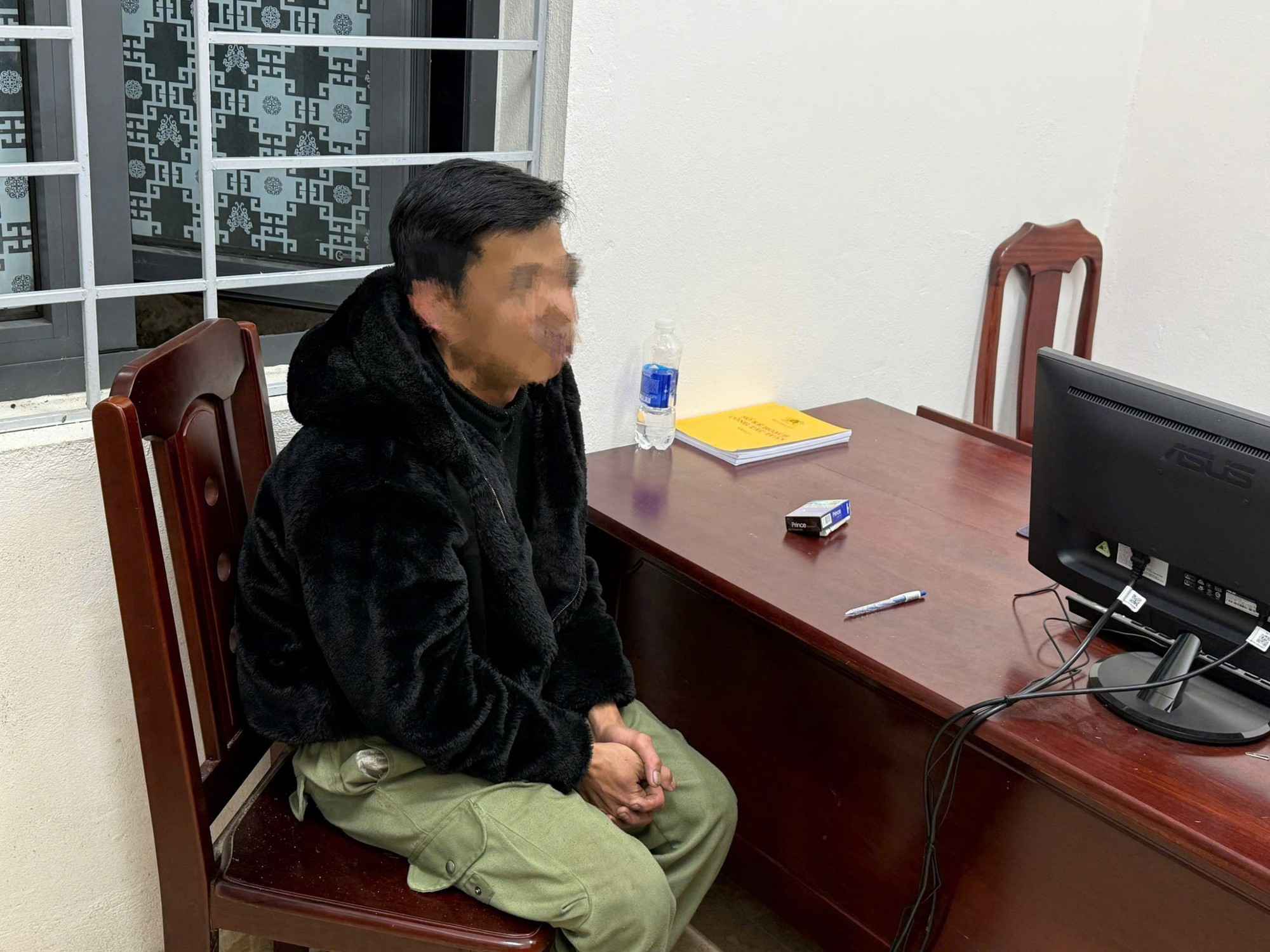 Đến Công an trình báo vụ xâm hại con riêng tại Đà Nẵng - Ảnh 1. Đến Công an trình báo vụ xâm hại con riêng tại Đà Nẵng - Ảnh 1.