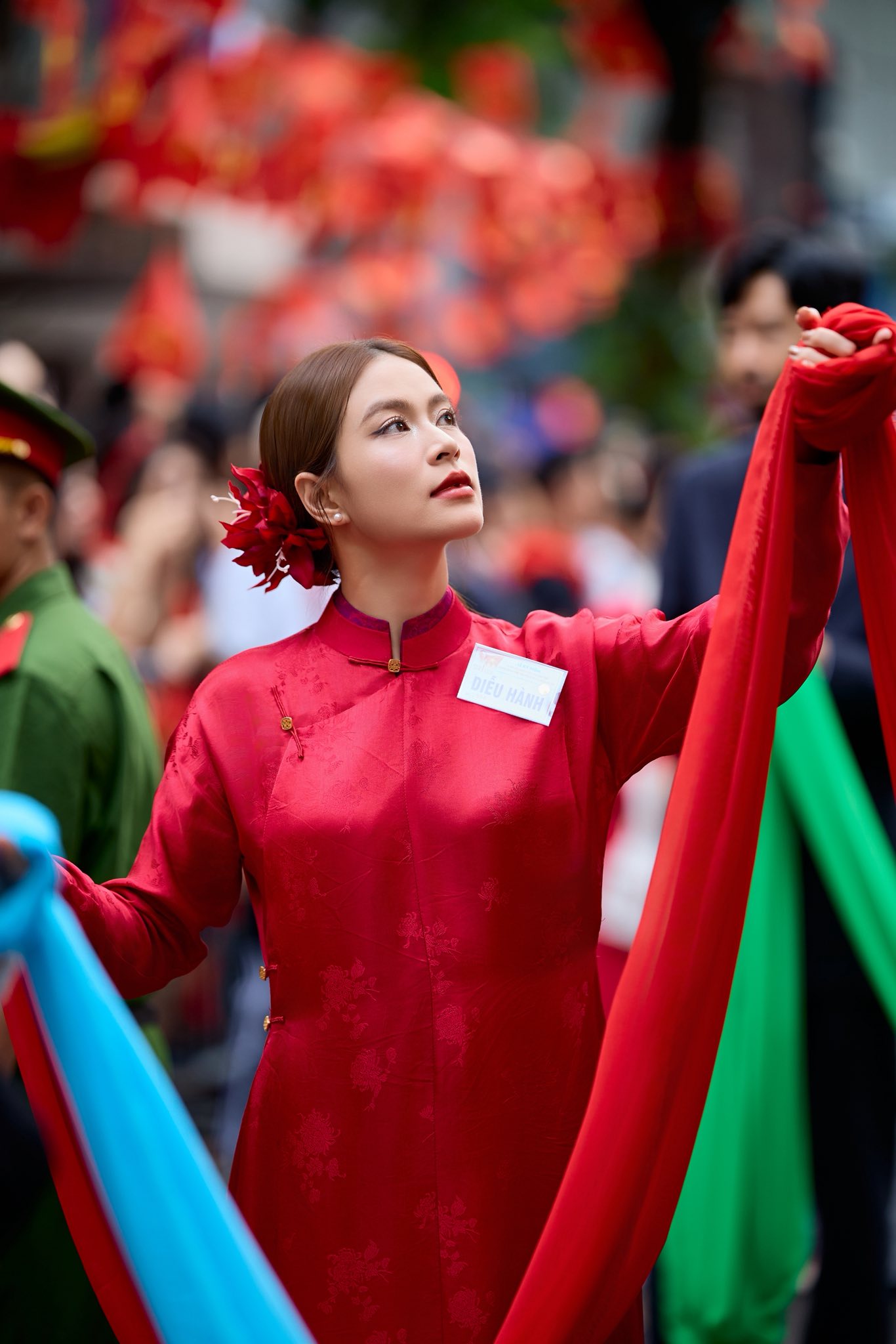 Hoàng thùy Linh biểu diễn tại Văn phòng Chính phủ , khẳng định âm nhạc Việt Nam trên quốc tế - Ảnh 7. Hoàng thùy Linh biểu diễn tại Văn phòng Chính phủ , khẳng định âm nhạc Việt Nam trên quốc tế - Ảnh 7.