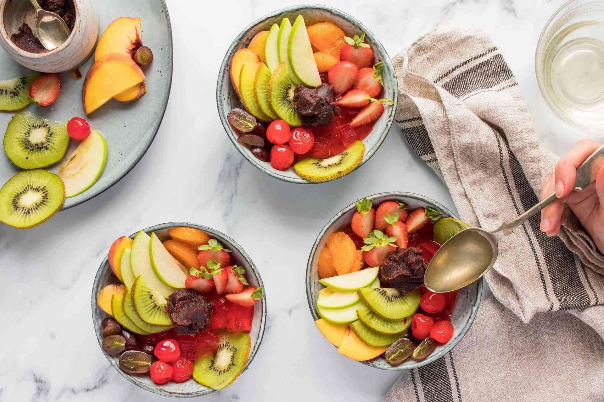 Giảm cân bằng trái cây: Người phụ nữ 40 tuổi nhập viện nguy kịch vì ăn kiêng quá mức - Ảnh 1.