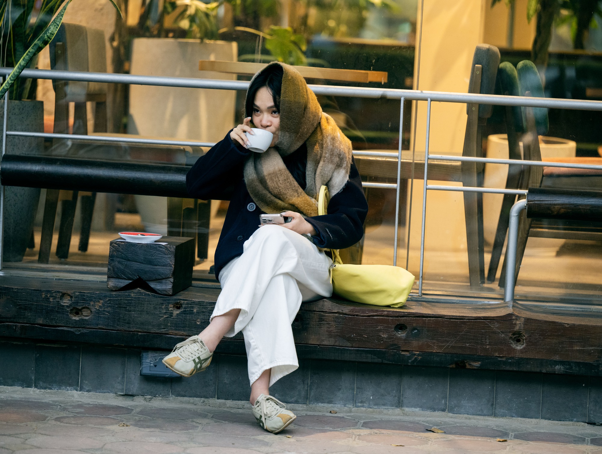 Hà Nội giá rét những ngày đầu đông lạnh buốt , người dân tìm cách chống chọi - Ảnh 22. Hà Nội giá rét những ngày đầu đông lạnh buốt , người dân tìm cách chống chọi - Ảnh 22.