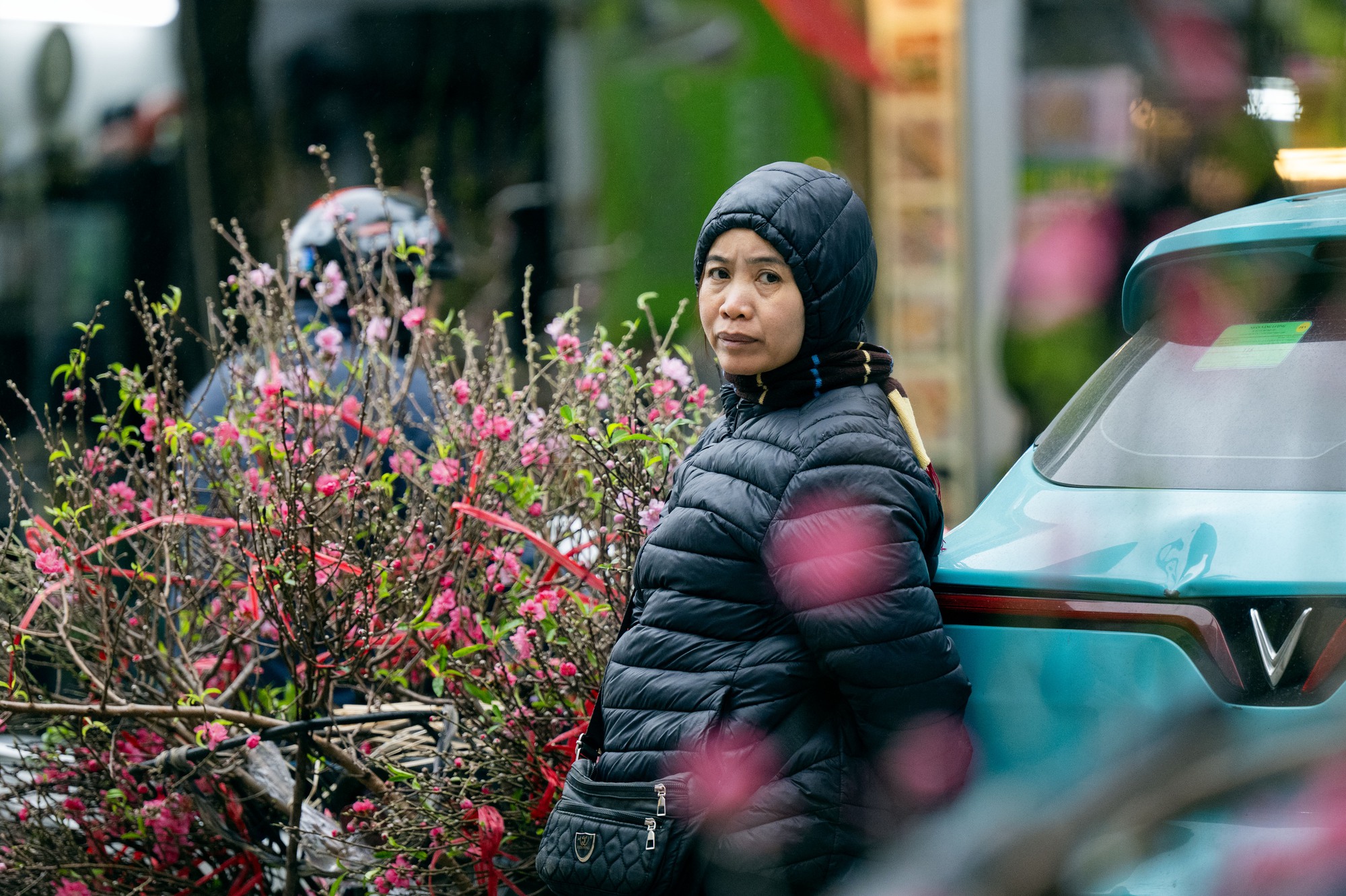 Hà Nội giá rét những ngày đầu đông lạnh buốt , người dân tìm cách chống chọi - Ảnh 17. Hà Nội giá rét những ngày đầu đông lạnh buốt , người dân tìm cách chống chọi - Ảnh 17.