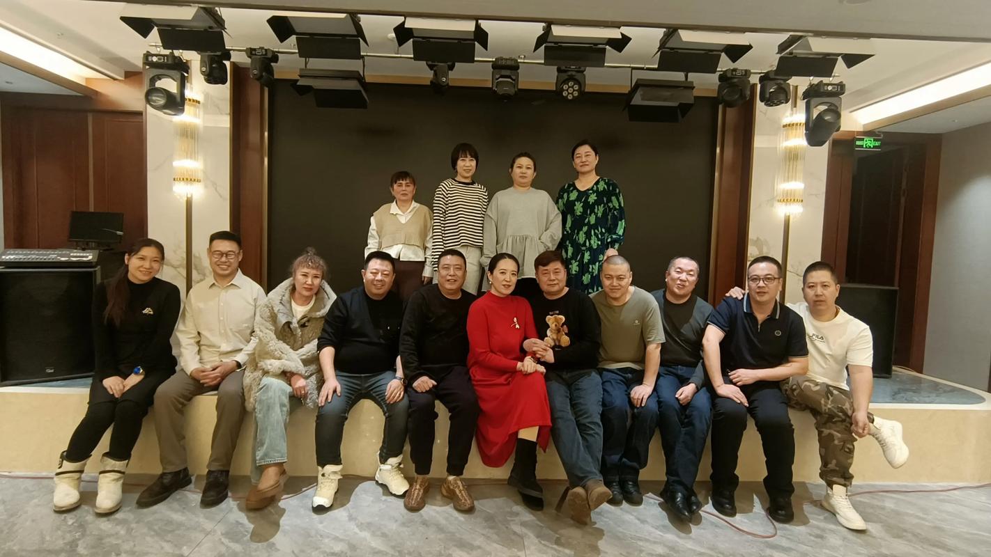 Họp lớp bất ngờ: Những câu chuyện thú vị Từ quá khứ và hiện tại - Ảnh 3.