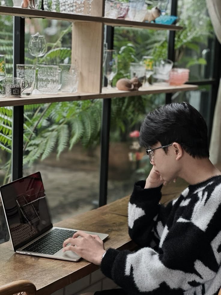 Nghịch lý của người lương 5 triệu muốn nhận thưởng Tết cỡ lương 50 triệu- Ảnh 1. Nghịch lý của người lương 5 triệu muốn nhận thưởng Tết cỡ lương 50 triệu- Ảnh 1.