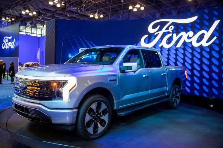 Ford và GM chuyển mình sang ngành ngân hàng để đối phó với xe điện - Ảnh 2.