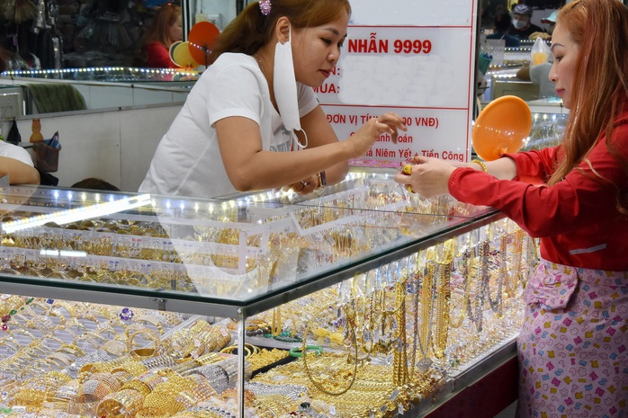 Giá vàng hôm nay 24-1: Tăng rất mạnh - Ảnh 1.