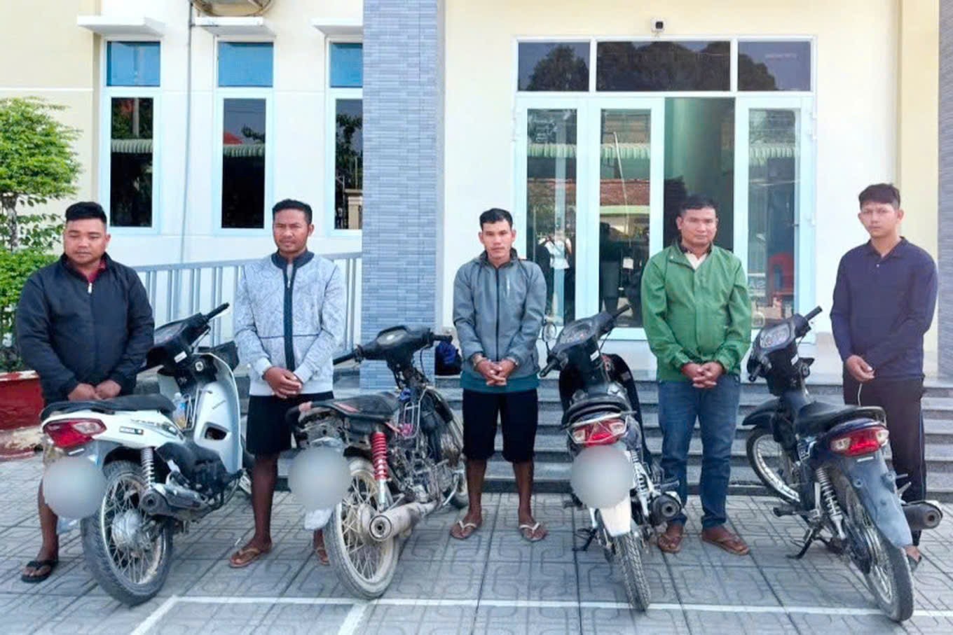 Bắt nghi phạm cầm đầu đường dây nhập cảnh trái phép từ Campuchia vào Việt Nam - Ảnh 1.