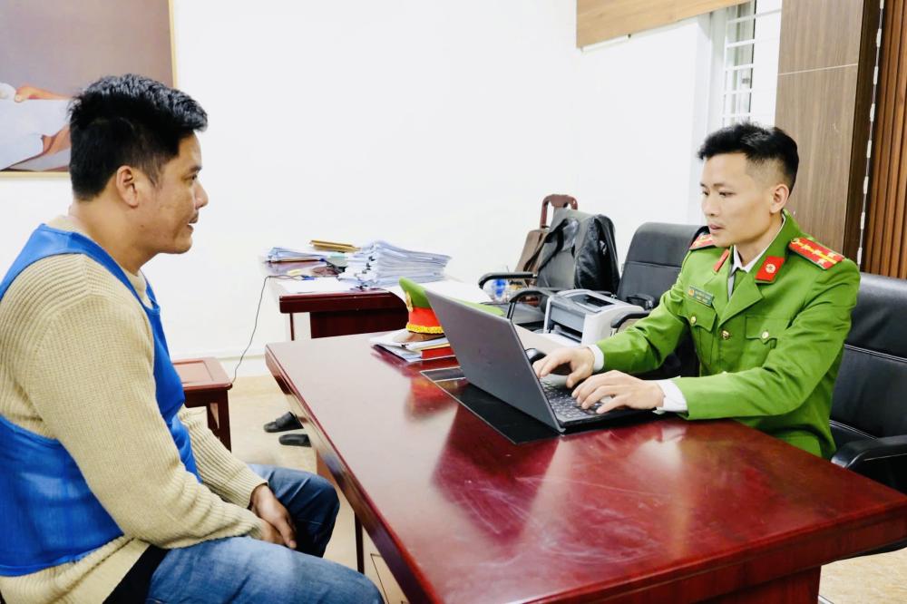 Bắt giữ Lê Tấn tài và Nguyễn Văn Huế trong đường dây cá độ bóng đá lớn - Ảnh 5.