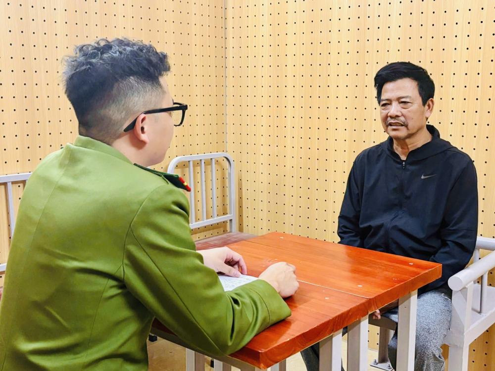 Bắt giữ Lê Tấn tài và Nguyễn Văn Huế trong đường dây cá độ bóng đá lớn - Ảnh 3.