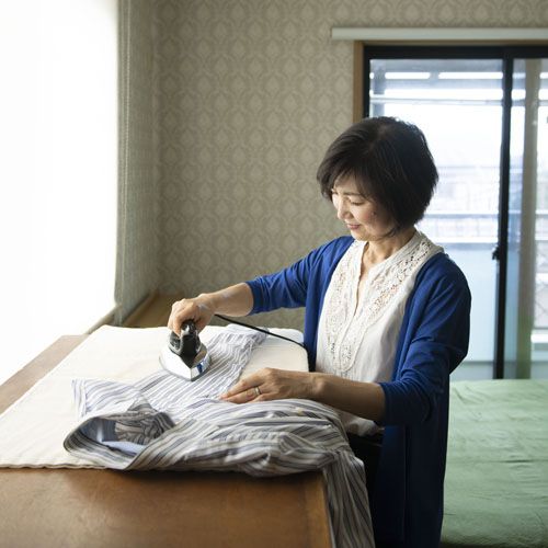 Chưa đến ngày nhận lương đã cạn tiền? Một phụ nữ trung niên chia sẻ: Tôi thoát cảnh này nhờ 3 thói quen rất dễ- Ảnh 1.