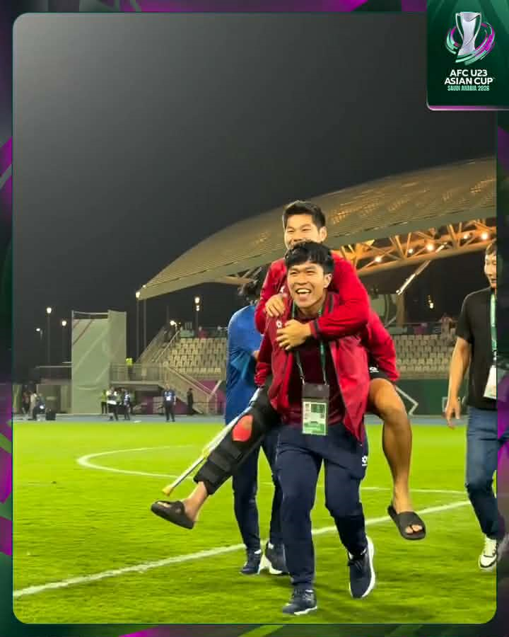 Hiểu Minh U23 Việt Nam xúc động kể lại chấn thương ám ảnh nhất sự nghiệp: "Khoảnh khắc đó rất đau, em ham bóng quá..." - Ảnh 2. Hiểu Minh U23 Việt Nam xúc động kể lại chấn thương ám ảnh nhất sự nghiệp: "Khoảnh khắc đó rất đau, em ham bóng quá..." - Ảnh 2.