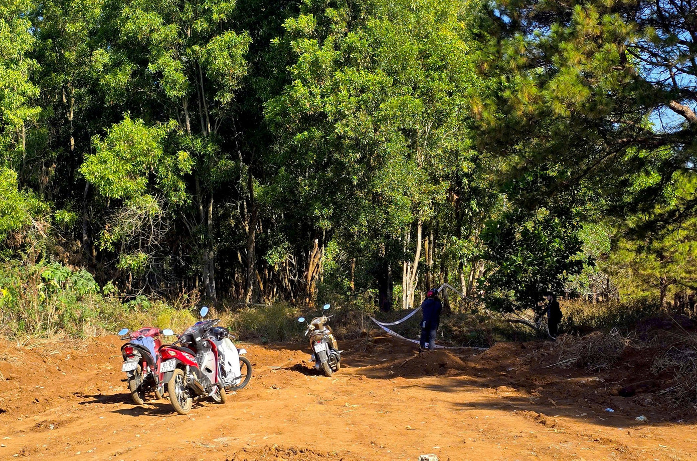 Vụ cướp ngân hàng ở Gia Lai: Phát hiện dấu vết đốt quần áo và trang bị phi tang - Ảnh 2.