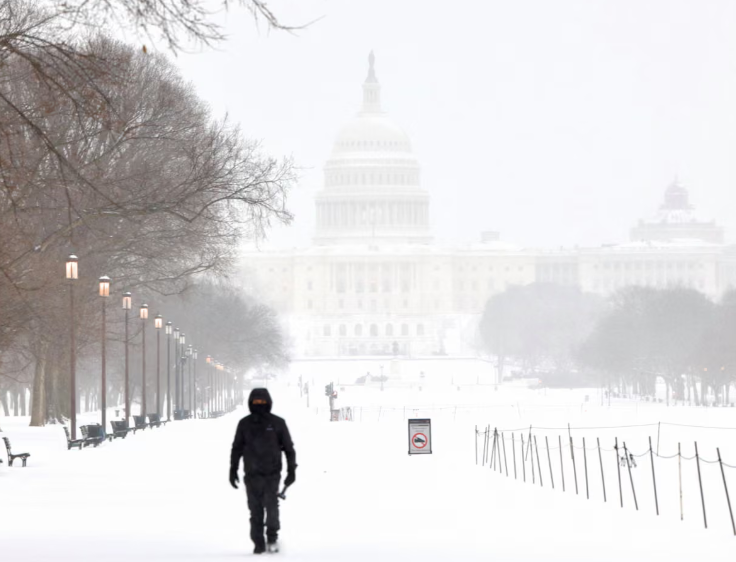 17 bang tại Mỹ ban bố tình trạng khẩn cấp do bão mùa đông nghiêm trọng- Ảnh 1.