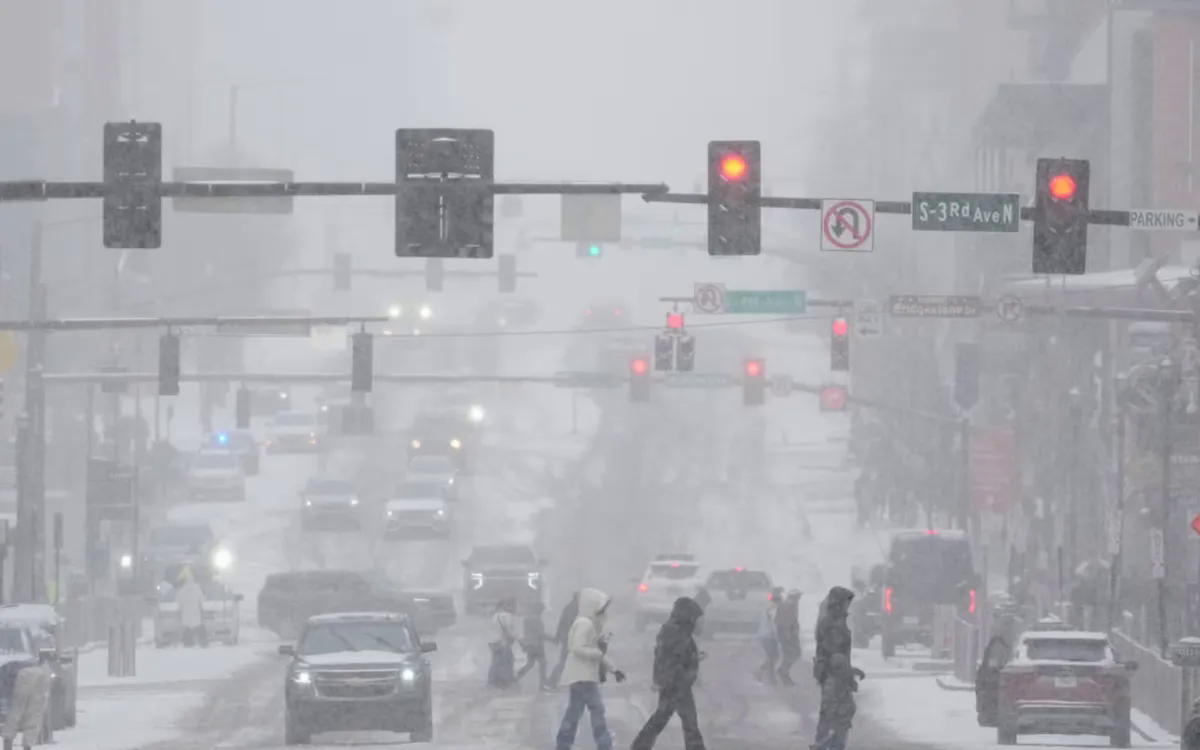 17 bang tại Mỹ ban bố tình trạng khẩn cấp do bão mùa đông nghiêm trọng - Ảnh 1.