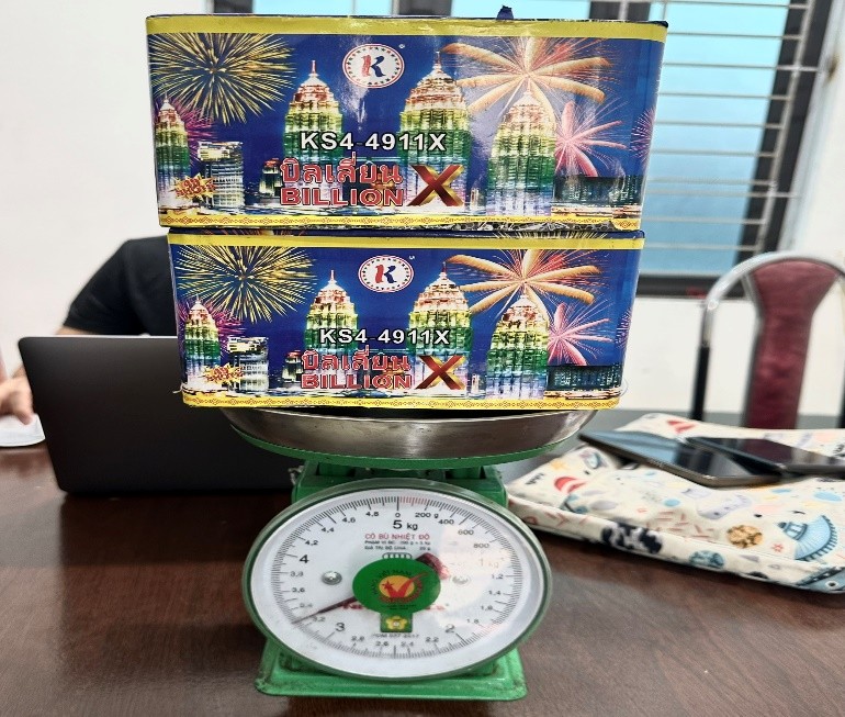 Đột kích quản lý thị trường phát hiện hàng cấm và xử phạt vi phạm lên tới 175 triệu đồng - Ảnh 1. Đột kích quản lý thị trường phát hiện hàng cấm và xử phạt vi phạm lên tới 175 triệu đồng - Ảnh 1.