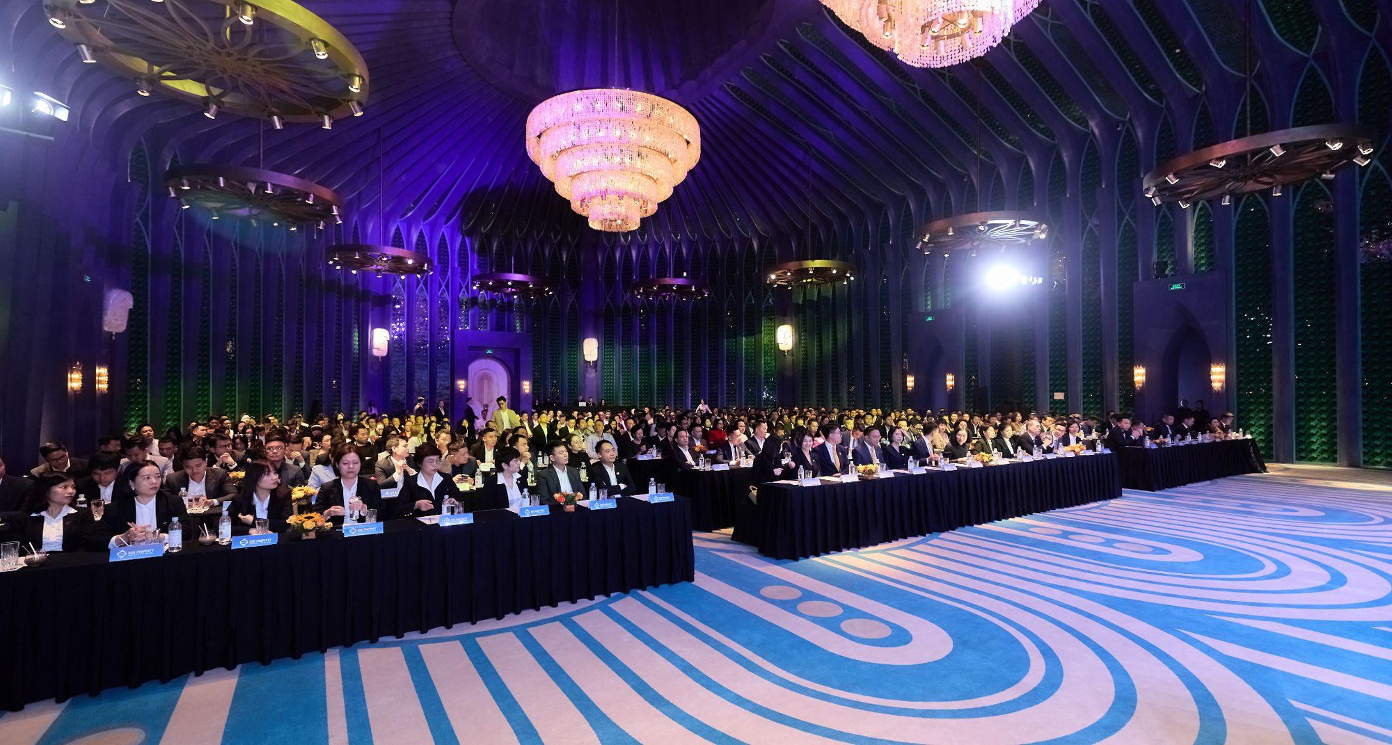 SRT Group – Đối tác chiến lược toàn diện Sun Group 2025 và dấu ấn từ thị trường - Ảnh 1. SRT Group – Đối tác chiến lược toàn diện Sun Group 2025 và dấu ấn từ thị trường - Ảnh 1.