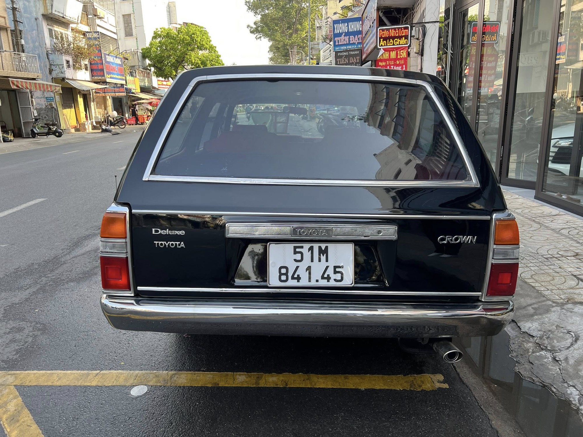 Ông Đặng Lê Nguyên Vũ khoe Toyota Crown Wagon hiếm có trên phố năm 2026 - Ảnh 4. Ông Đặng Lê Nguyên Vũ khoe Toyota Crown Wagon hiếm có trên phố năm 2026 - Ảnh 4.