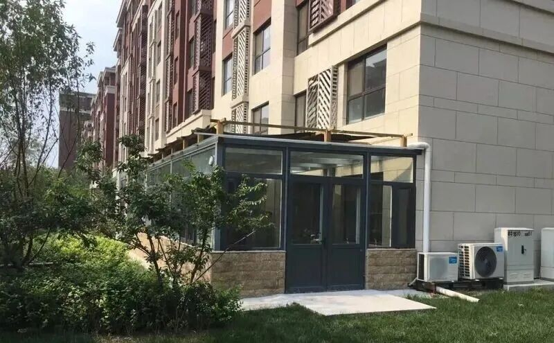 Bất chấp mọi lời khuyên, mua căn hộ tầng một có sân: Sáu tháng sau, chủ nhân phải bật khóc khi rao bán lại