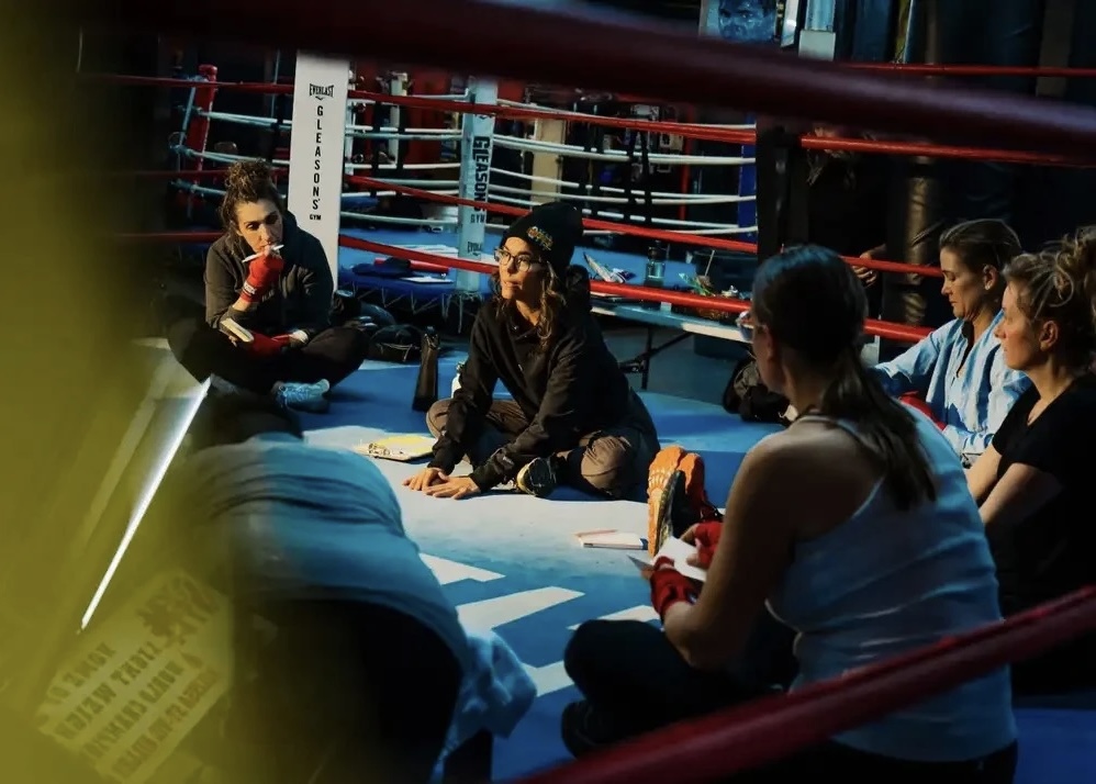 Sếp nữ boxing: Từ phòng họp đến sàn đấu , khẳng định sức mạnh và sự tự tin - Ảnh 5. Sếp nữ boxing: Từ phòng họp đến sàn đấu , khẳng định sức mạnh và sự tự tin - Ảnh 5.
