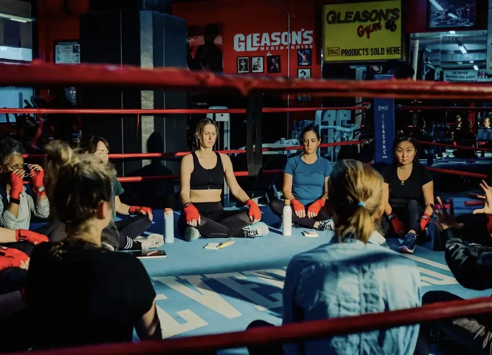 Sếp nữ boxing: Từ phòng họp đến sàn đấu , khẳng định sức mạnh và sự tự tin - Ảnh 4. Sếp nữ boxing: Từ phòng họp đến sàn đấu , khẳng định sức mạnh và sự tự tin - Ảnh 4.