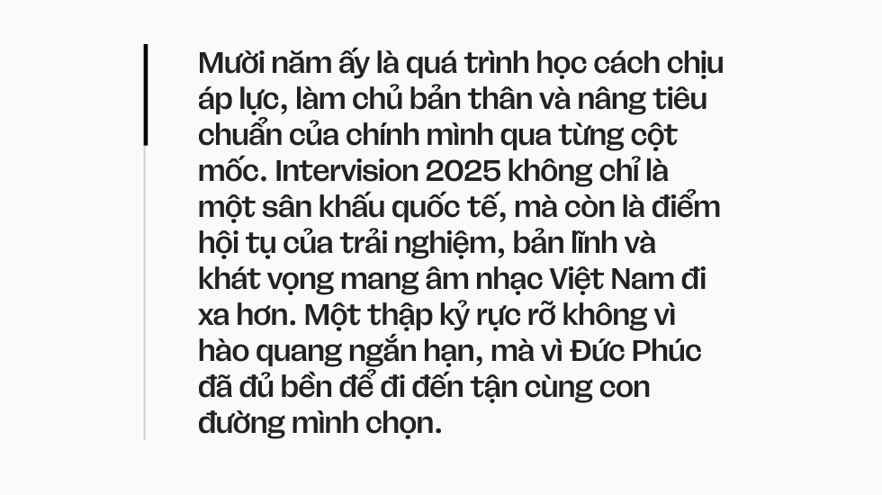 Một thập kỷ rực rỡ của Đức Phúc: - Ảnh 1. Một thập kỷ rực rỡ của Đức Phúc: - Ảnh 1.