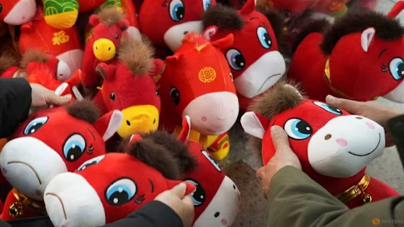 Hiện tượng đồ chơi ngựa khóc: Sự kết hợp hoàn hảo giữa hài hước và thực tế xã hội - Ảnh 2. Hiện tượng đồ chơi ngựa khóc: Sự kết hợp hoàn hảo giữa hài hước và thực tế xã hội - Ảnh 2.