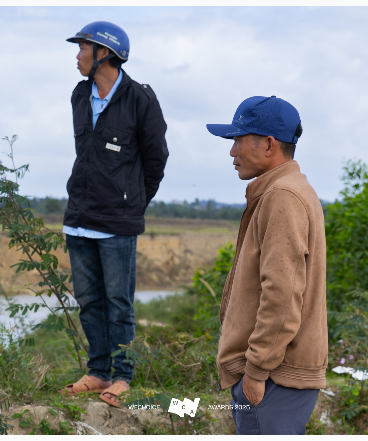 Không có phương án B: Cuộc cứu người phi thường giữa dòng lũ bằng chiếc drone phun thuốc- Ảnh 1. Không có phương án B: Cuộc cứu người phi thường giữa dòng lũ bằng chiếc drone phun thuốc- Ảnh 1.
