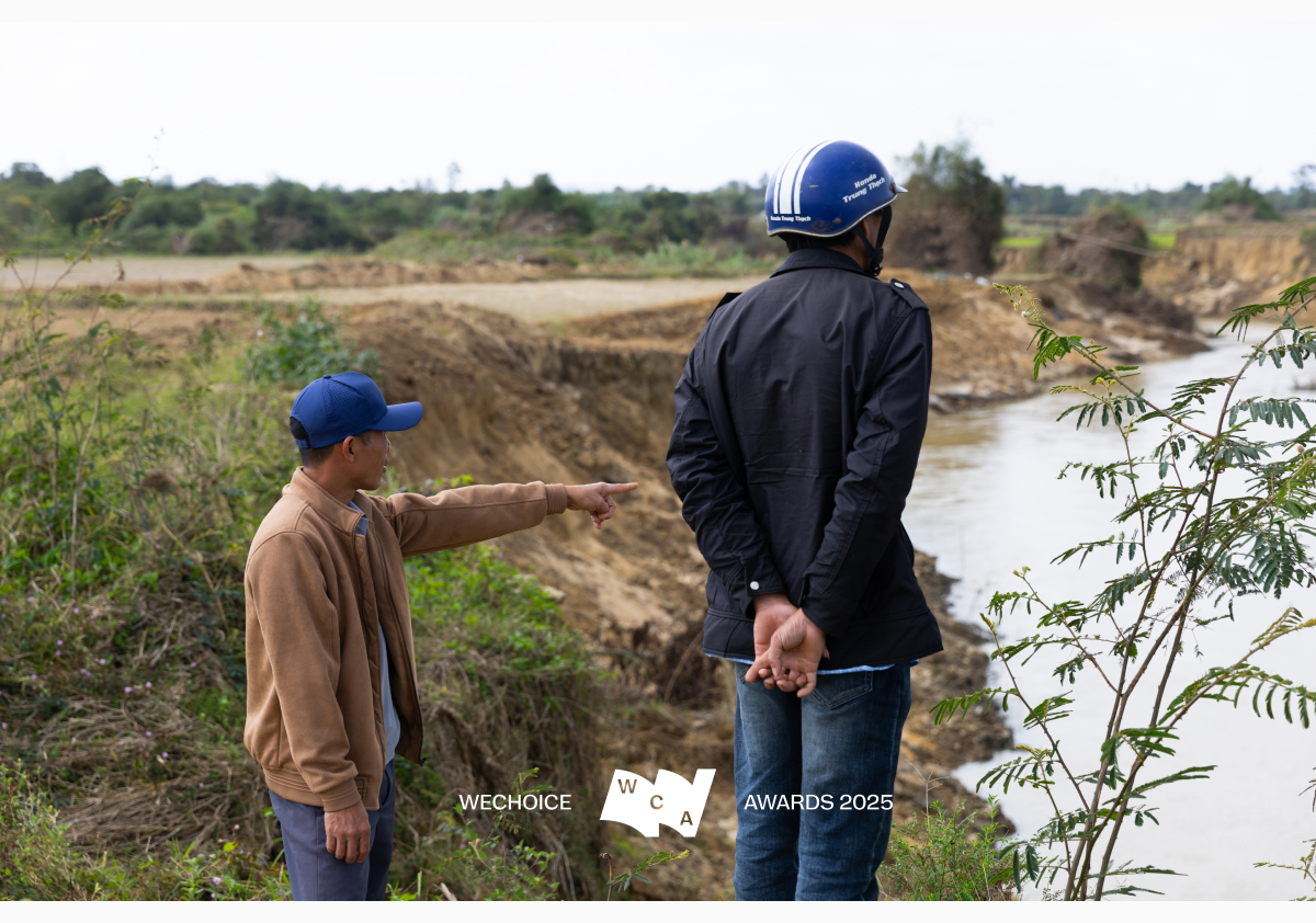 Không có phương án B: Cuộc cứu người phi thường giữa dòng lũ bằng chiếc drone phun thuốc- Ảnh 3. Không có phương án B: Cuộc cứu người phi thường giữa dòng lũ bằng chiếc drone phun thuốc- Ảnh 3.