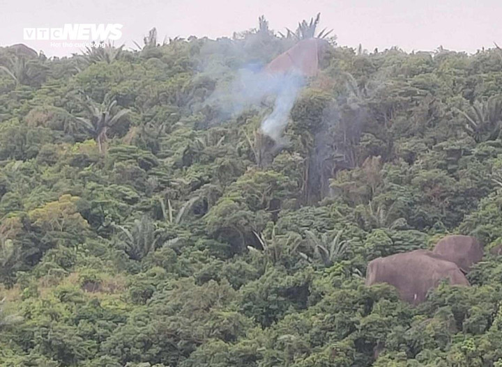 Vụ máy bay rơi tại Đắk Lắk: Lời kể của nam sinh hỗ trợ phi công khi tiếp đất