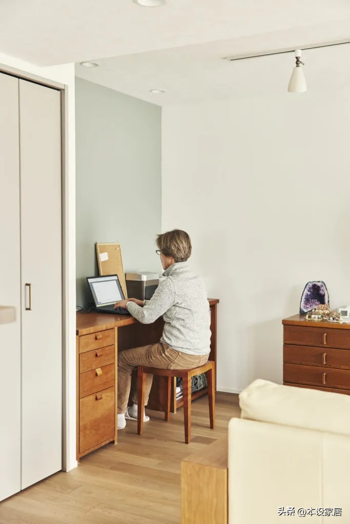 62 tuổi, sống một mình trong căn hộ 51m²: Không mua thêm đồ, không chi tiêu dư, nhưng mỗi ngày đều dễ chịu và an tâm về tiền bạc- Ảnh 12.