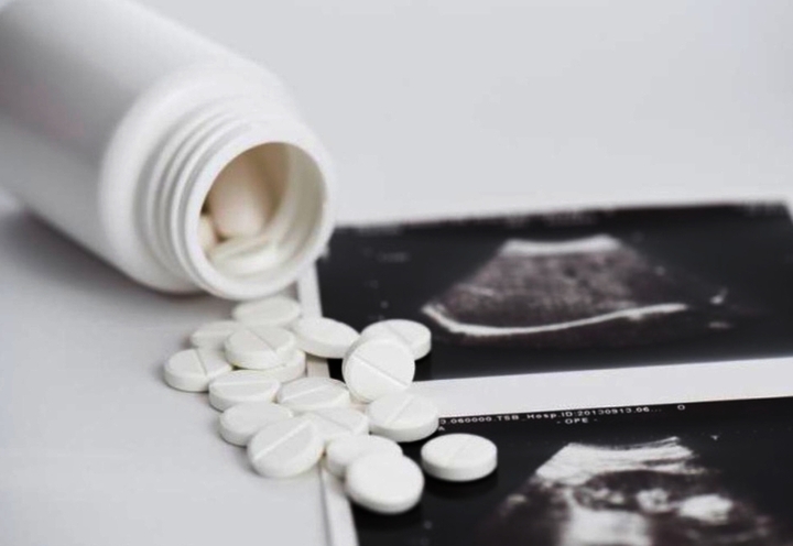 Tự ý uống thuốc phá thai , người phụ nữ phải cắt tử cung để cứu mạng sống - Ảnh 1.