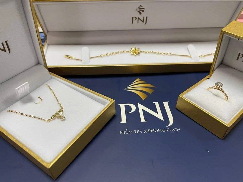 PNJ bị xử phạt hành chính 65,6 triệu đồng vì lập hóa đơn không đúng thời điểm - Ảnh 1. PNJ bị xử phạt hành chính 65,6 triệu đồng vì lập hóa đơn không đúng thời điểm - Ảnh 1.