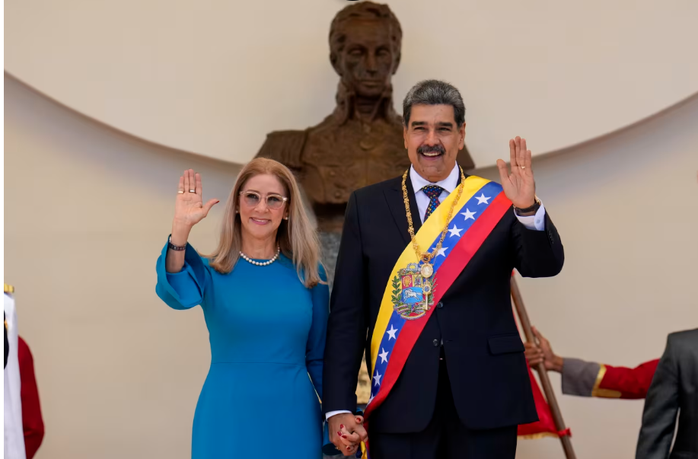 Chính phủ Venezuela chưa rõ tung tích vợ chồng Tổng thống Nicolás Maduro - Ảnh 1. Chính phủ Venezuela chưa rõ tung tích vợ chồng Tổng thống Nicolás Maduro - Ảnh 1.