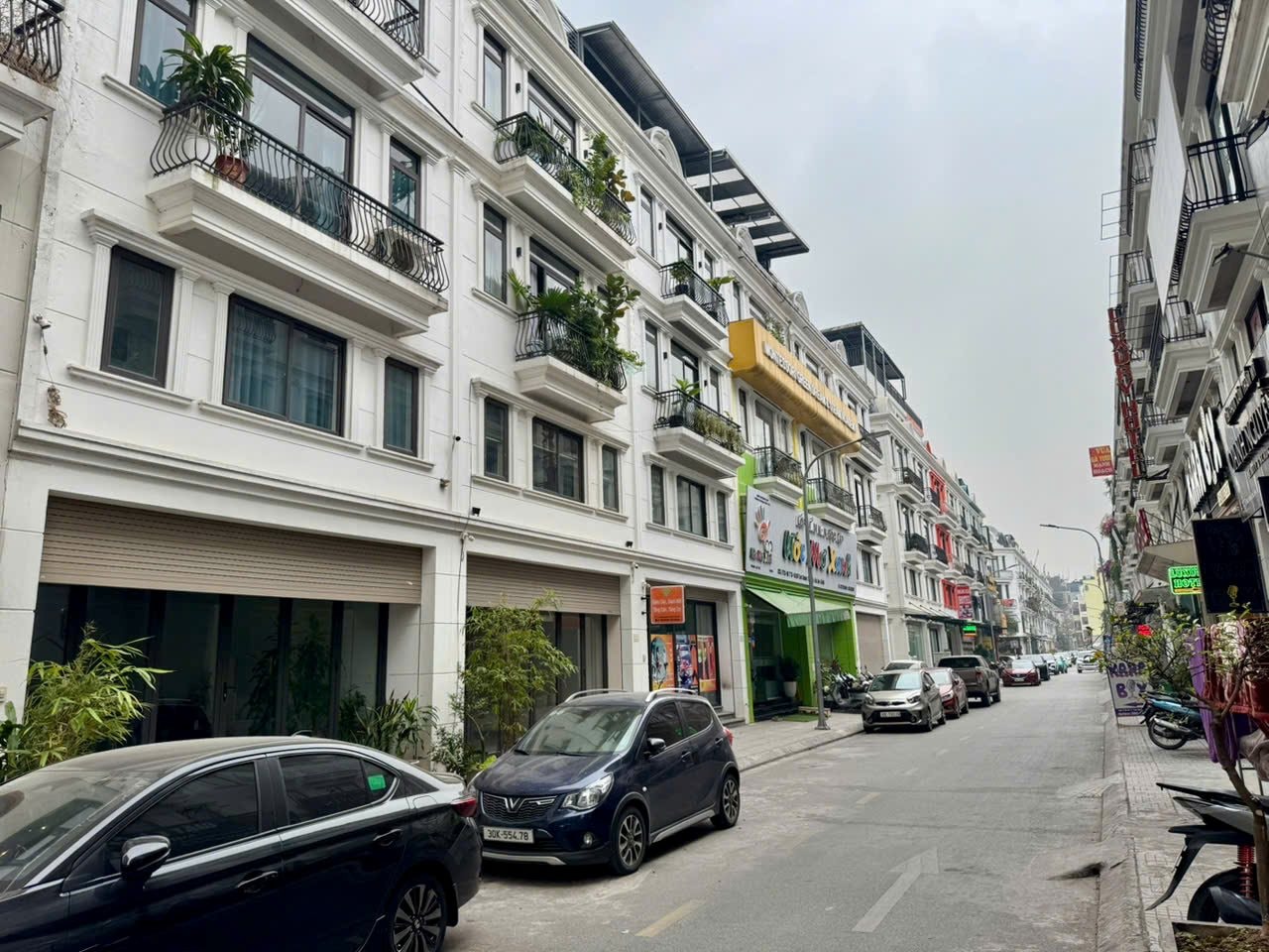 Thị trường bất động sản Hà Nội và TP . HCM trong qúy IV / 2025: Khác biệt lớn giữa hai thành phố - Ảnh 1.