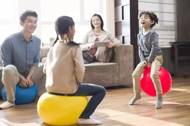 Không cần “nắm thóp” con cái: Cấp độ cao nhất của việc nuôi dạy con là buông bỏ ham muốn kiểm soát- Ảnh 1.