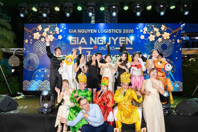 Hoá “Táo Quân”, trình diễn như sao hạng A trong tiệc tất niên công ty- Ảnh 19.