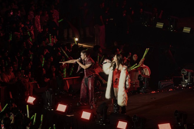 Hoá “Táo Quân”, trình diễn như sao hạng A trong tiệc tất niên công ty- Ảnh 8.