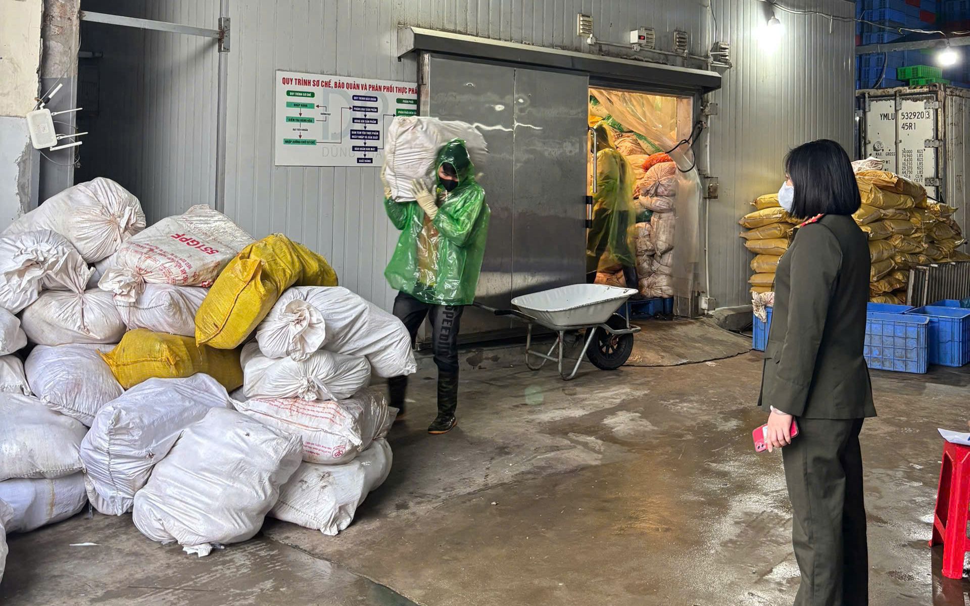 Phát hiện 12 tấn thực phẩm bẩn tại xã Thanh Trì , Hà Nội Cận Tết 2026 - Ảnh 6.